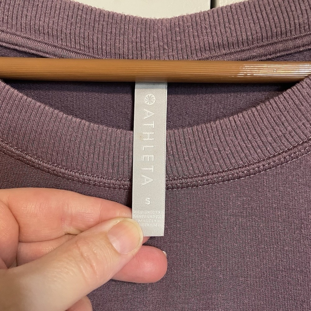 Athleta Purple Long Sleeve Top Thumb Hole Athletic Casual Pullover S - Picture 3 of 10